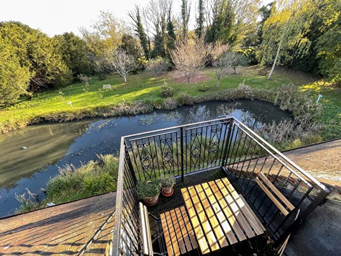 2 Bedroom Retirement Property For Sale In Delves Close, Ringmer, BN8