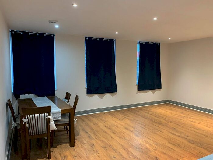 2 Bedroom Flat To Rent In Wandsworth High Street, London, SW18