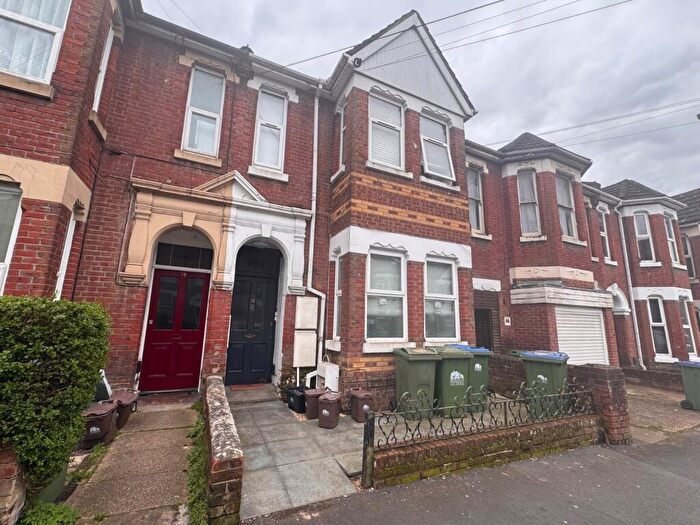 1 Bedroom Flat To Rent In Wilton Avenue, Southampton, Hampshire, SO15