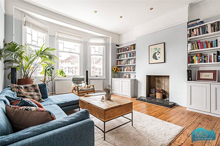 2 Bedroom Flat For Sale In Muswell Hill Broadway, London, N10