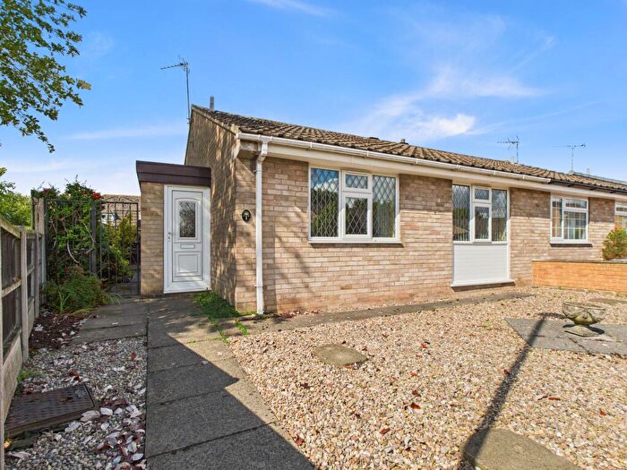 2 Bedroom Semi-Detached Bungalow For Sale In Moorside Crescent, Sinfin, DE24