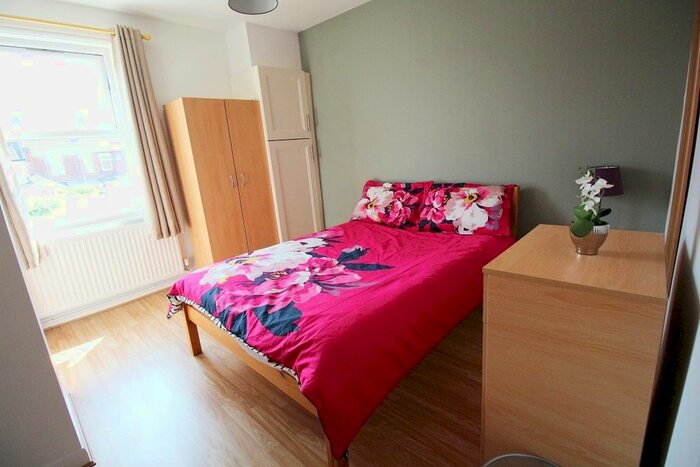 2 Bedroom Property To Rent In Shakespeare Street, High Street, Lincoln, Lincolnshire LN5