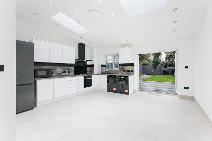 3 Bedroom Terraced House To Rent In Limpsfield Avenue, Thornton Heath, CR7