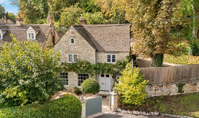 3 Bedroom Detached House For Sale In High Street, Avening, GL8