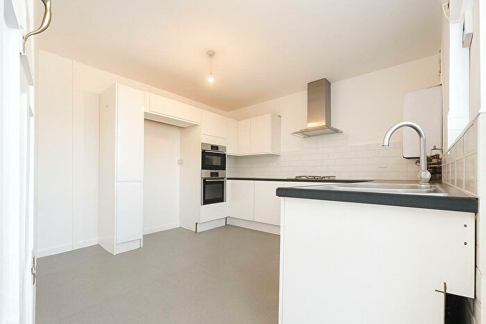 2 Bedroom Flat To Rent In Green Street, High Wycombe, HP11
