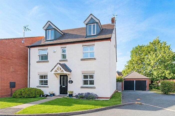 5 Bedroom Detached House For Sale In Market Way, Henley-In-Arden, B95