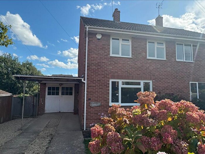 3 Bedroom Semi-Detached House To Rent In Nasse Court, Cam, GL11