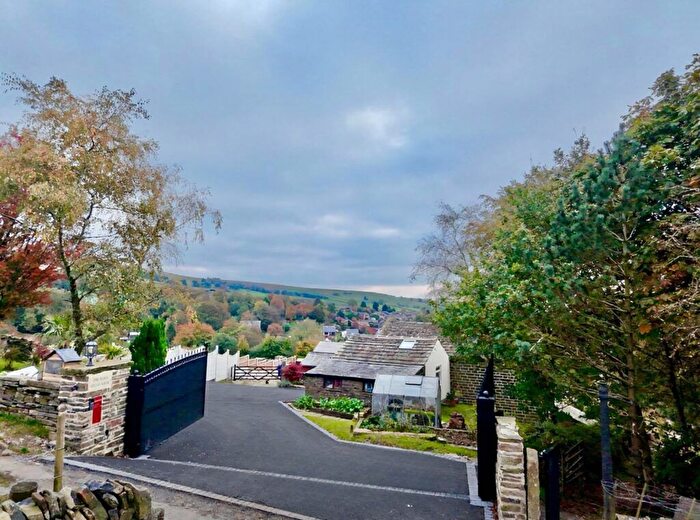 5 Bedroom Detached House For Sale In New Barn Farm, Whitworth, Rossendale, OL12