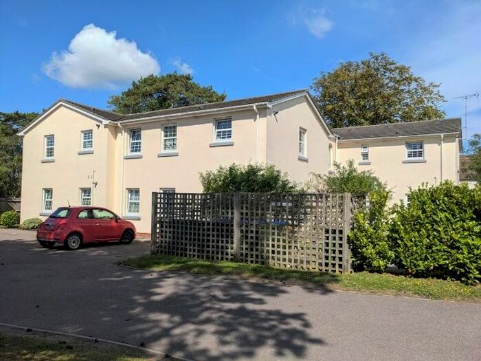 1 Bedroom Flat To Rent In Godwin Way, Horsham, RH13