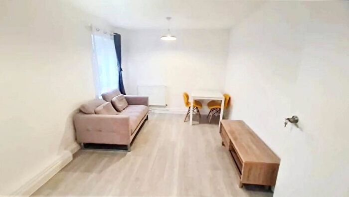 1 Bedroom Flat To Rent In Sycamore Close, London, E16