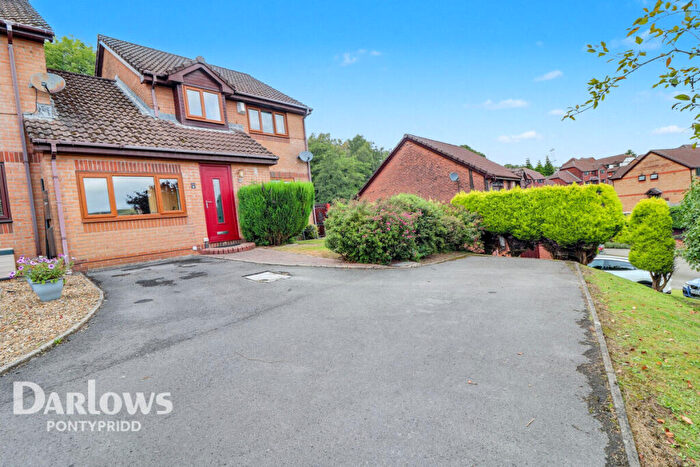 3 Bedroom Link Detached House For Sale In Heol Celynen, Pontypridd, CF37
