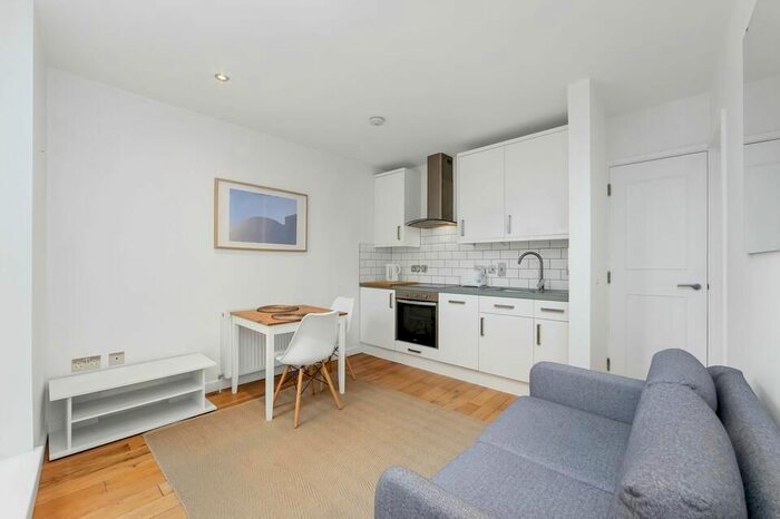 1 Bedroom Flat To Rent In Old South Lambeth Road, London, SW8