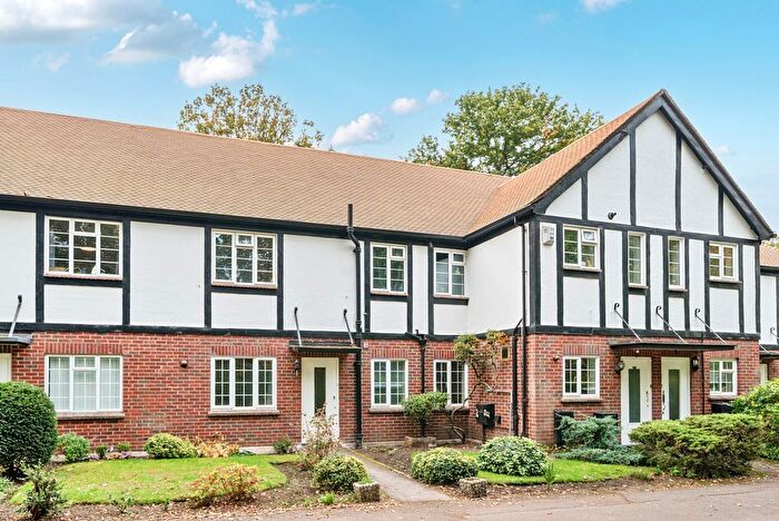 2 Bedroom Maisonette To Rent In Old Heath Road, Weybridge, Surrey, KT13