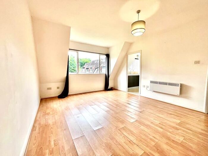 Studio To Rent In Abbeyfields Close, NW10