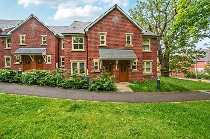 3 Bedroom Detached House For Sale In Oak Park Lane, Leeds, West Yorkshire, LS16