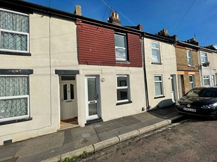 2 Bedroom Property To Rent In Albert Road, Chatham, ME4