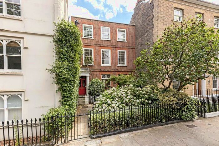 6 Bedroom Property To Rent In The Green, Richmond TW9