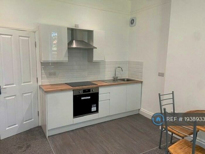 Studio To Rent In Alexandra Road, Sale, M33