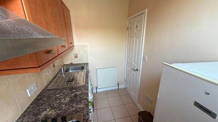 1 Bedroom Terraced House To Rent In Links Road, London, SW17