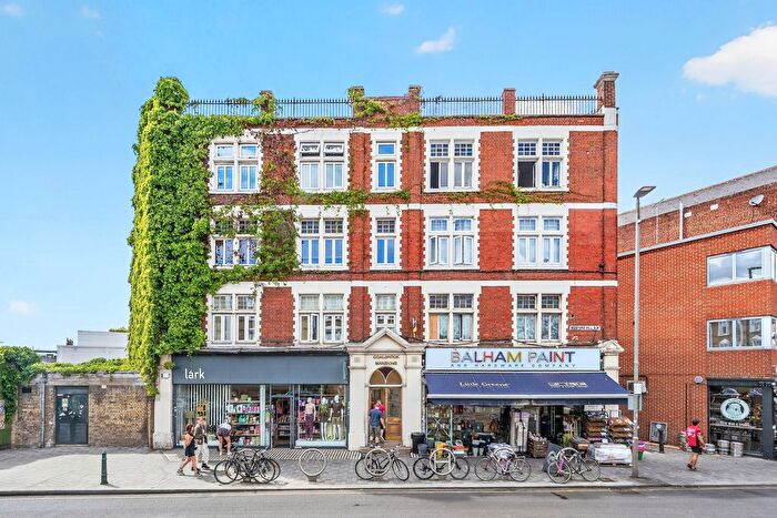 2 Bedroom Flat To Rent In Bedford Hill, London, SW12