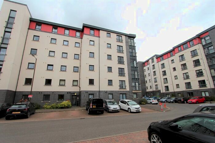 2 Bedroom Flat To Rent In Tinto Place, Edinburgh, EH6