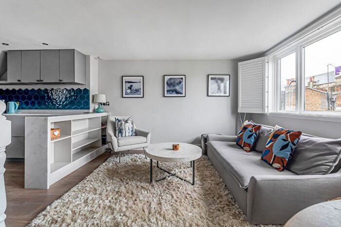 2 Bedroom Flat To Rent In Archel Road, London, W14
