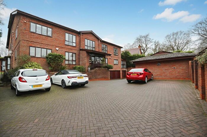 2 Bedroom Apartment For Sale In Apartment, The Courts, Ringley Park, Whitefield, Manchester, M45