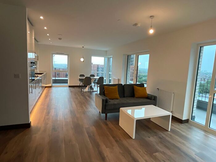 2 Bedroom Flat To Rent In Abbey Road, Barking, IG11