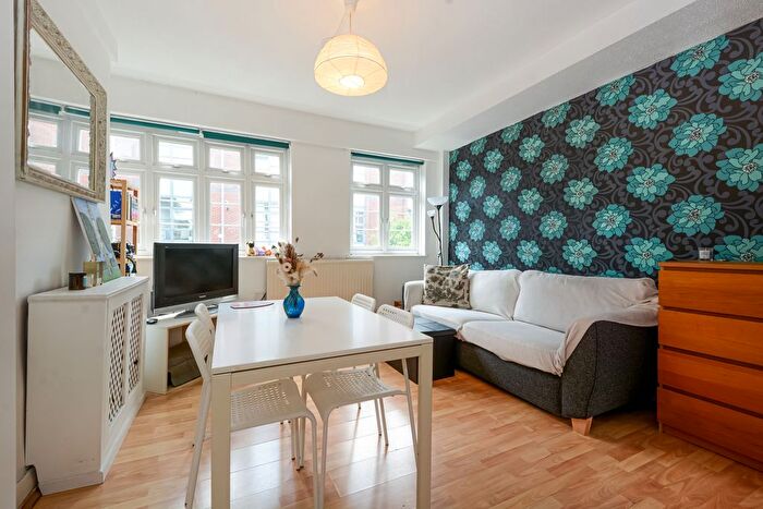 3 Bedroom Flat To Rent In St. Marychurch Street, SE16