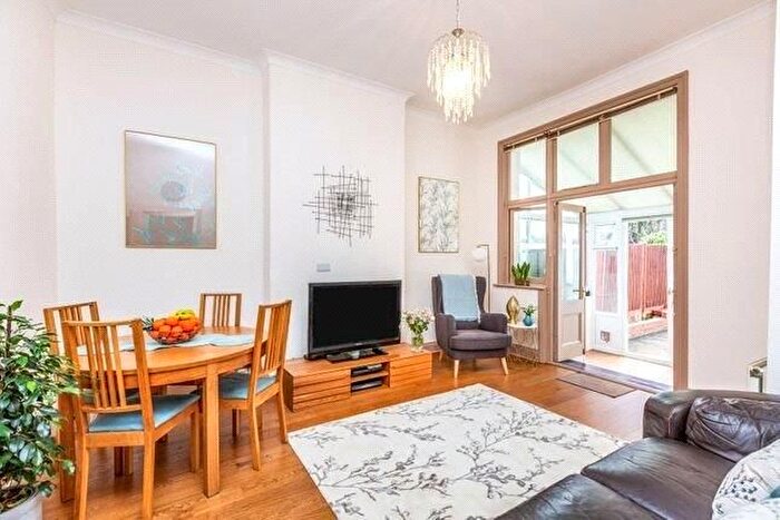 2 Bedroom Flat To Rent In Ferme Park Road, Crouch End, N8