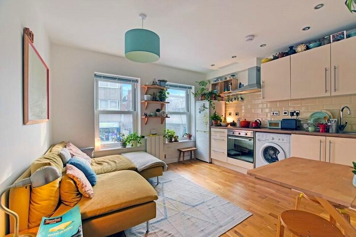 Studio To Rent In Roman Road, Bethnal Green, E2