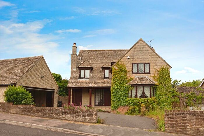 3 Bedroom Detached House For Sale In Lidenbrook, SN4