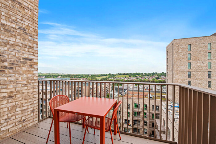 Studio To Rent In The Draper, Draycote House, Colindale, NW9