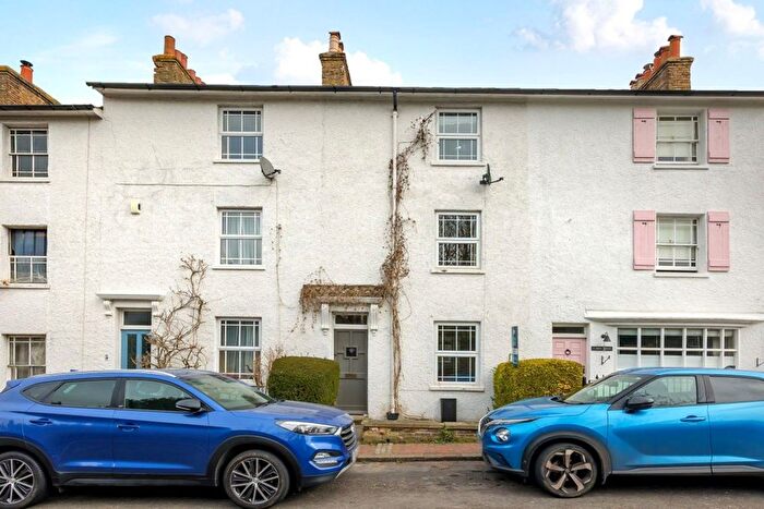 4 Bedroom Terraced House To Rent In High Street, Farningham, DA4