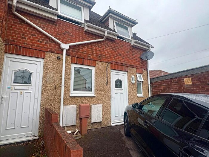 2 Bedroom End Of Terrace House To Rent In The Old Road, Cosham, PO6