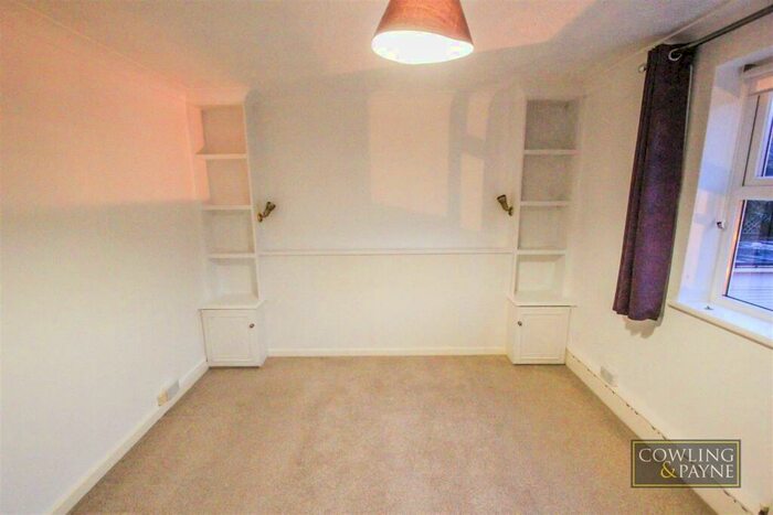 2 Bedroom Apartment To Rent In Ardleigh Court, Shenfield, CM15