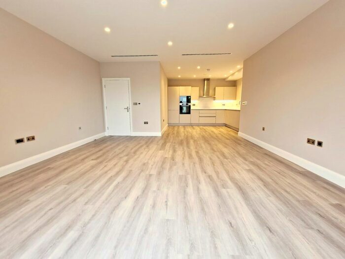 2 Bedroom Flat To Rent In Camlet Way, Barnet, EN4