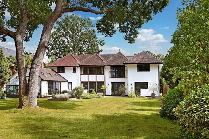 5 Bedroom Detached House To Rent In Ledborough Wood, Beaconsfield, Buckinghamshire, HP9