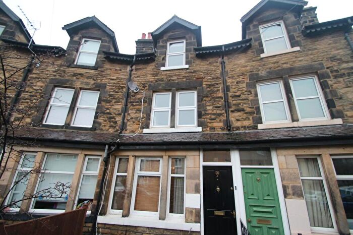 4 Bedroom House To Rent In Chatsworth Place, Harrogate, North Yorkshire, HG1