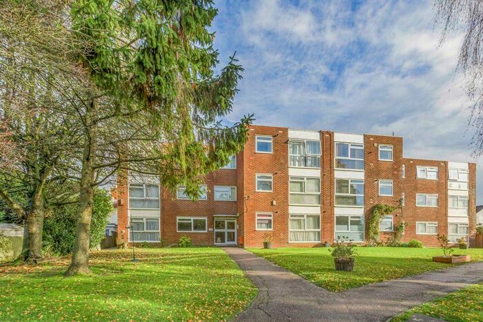 1 Bedroom Flat To Rent In Raymond Court, Potters Bar, EN6
