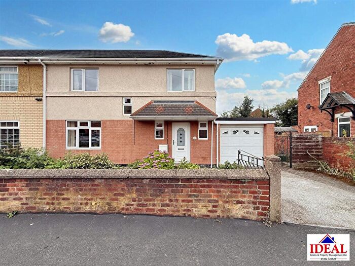 3 Bedroom End Of Terrace House For Sale In New Street, Carcroft, DN6