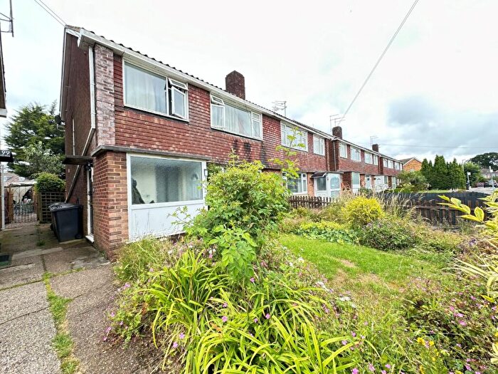 2 Bedroom Flat To Rent In Birchen Grove, Luton, Bedfordshire, LU2