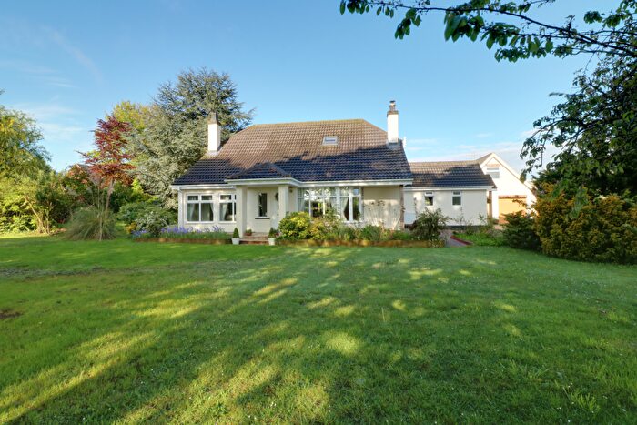 4 Bedroom Bungalow For Sale In Station Road, Hibaldstow, Brigg, DN20