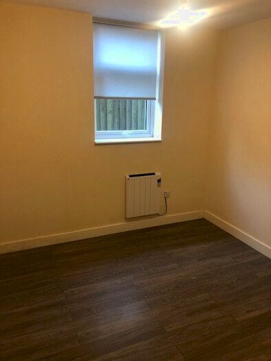 2 Bedroom Flat To Rent In Thurcaston Road, Leicester LE4