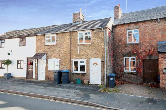 2 Bedroom House To Rent In Pendicke Street, Southam, CV47