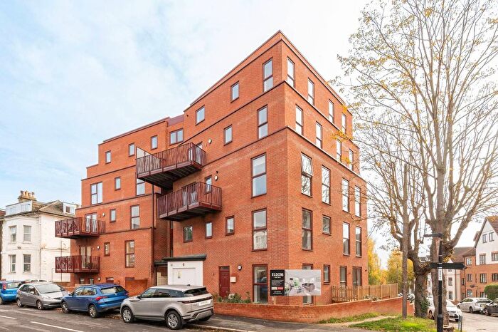 2 Bedroom Flat For Sale In Eldon Court, South Norwood, SE25