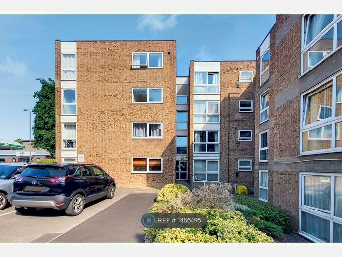2 Bedroom Flat To Rent In Cromarty Court, Bromley, BR1