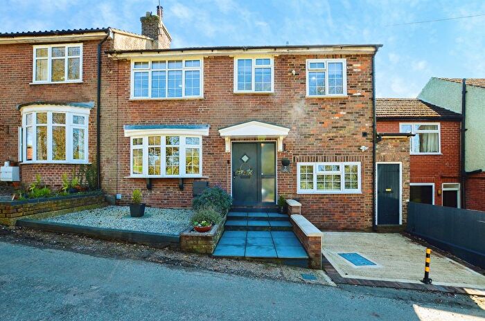 5 Bedroom Semi Detached House For Sale In Harps Hill, Markyate, St. Albans, AL3