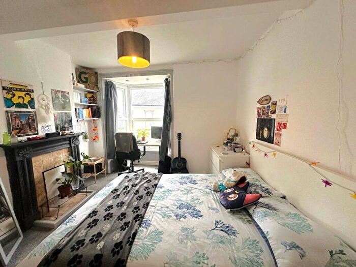 3 Bedroom Terraced House To Rent In Caellepa, Bangor, Gwynedd, LL57