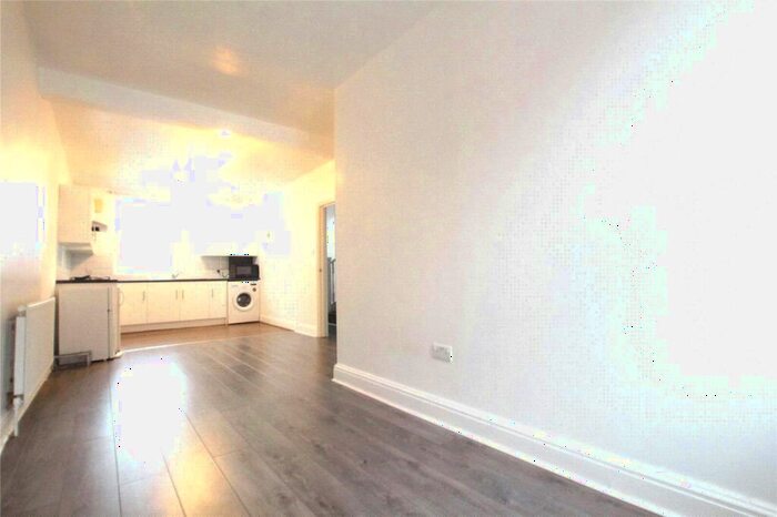3 Bedroom Duplex To Rent In Settles Street, London, E1